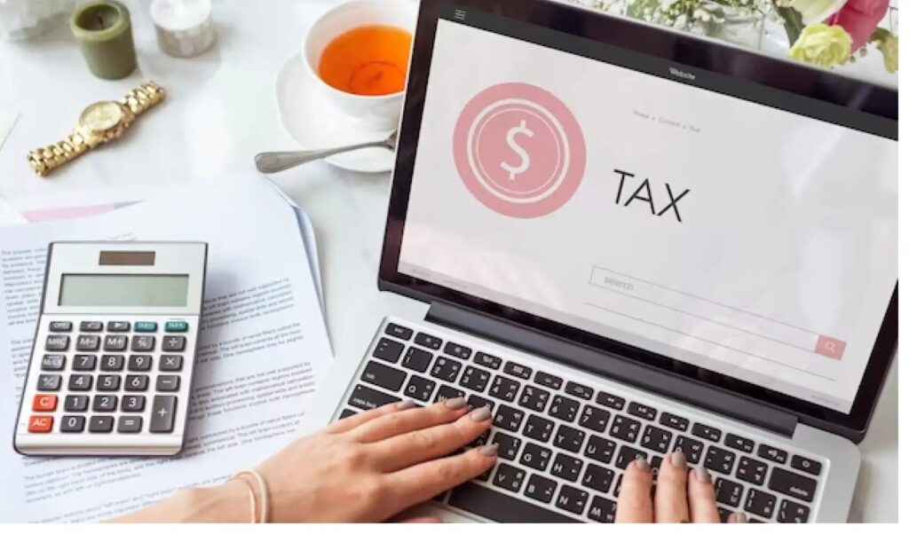 How Can You Benefit From Taking a Tax Preparation Course?